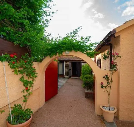 Capoliveri: Carol Trilo Vila *